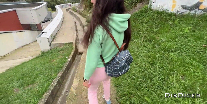 Dis Diger: Pick up agente - scopata una bellezza tra i cespugli