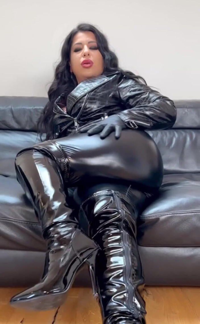 LadyAyse5: Il mio amante lecca lecca lesbo