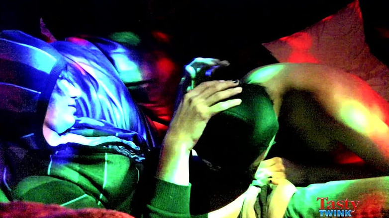 Tasty Twink: 트리스탄 홀리스터와 카를로스