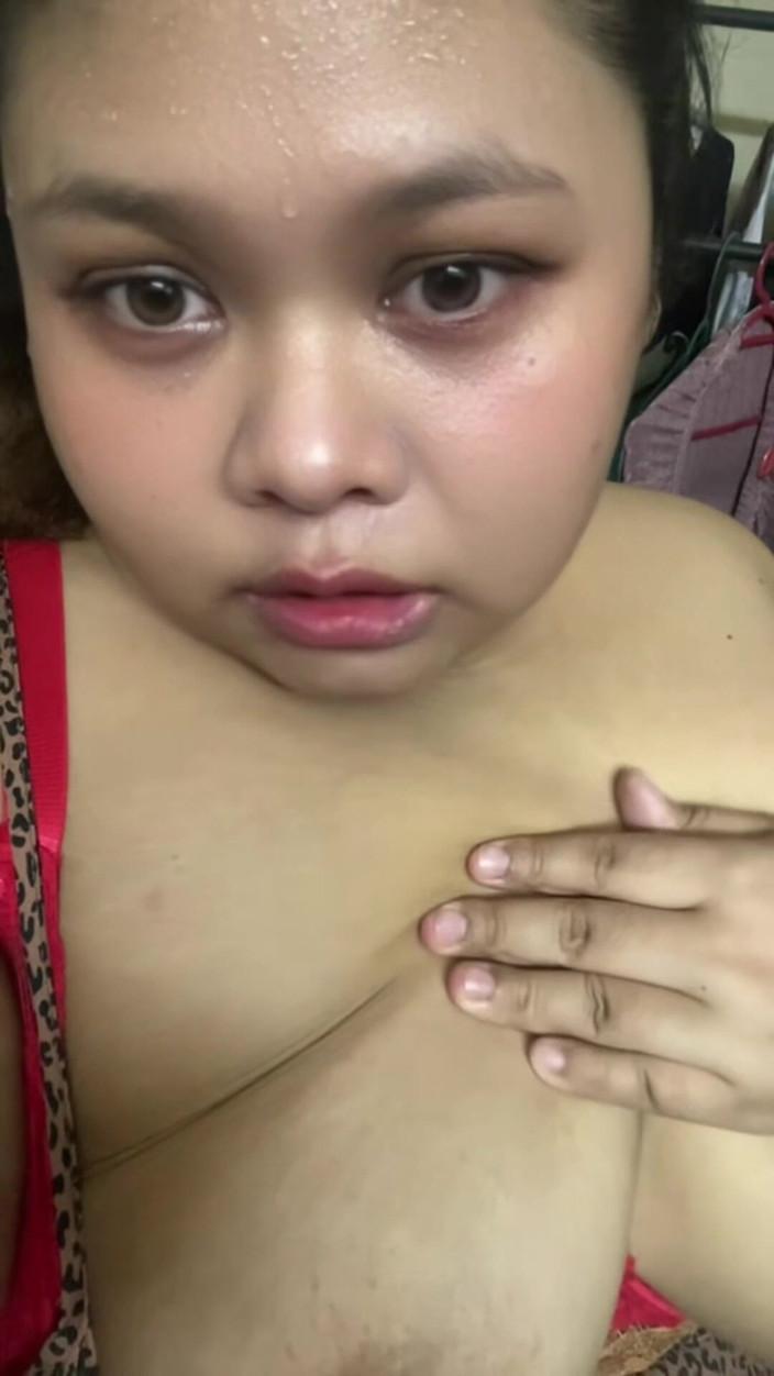 Cris Santana: 我的继妹脱下她的头巾，用她的电话为我制作了这部视频