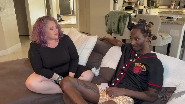 Ms. Naughy Angel: Анальная шлюшка приняла огромный большой черный член