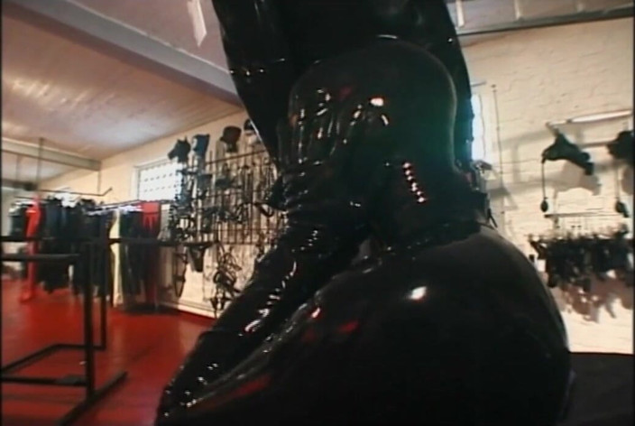 Absolute BDSM films - The original: Maskovaná a dominovala