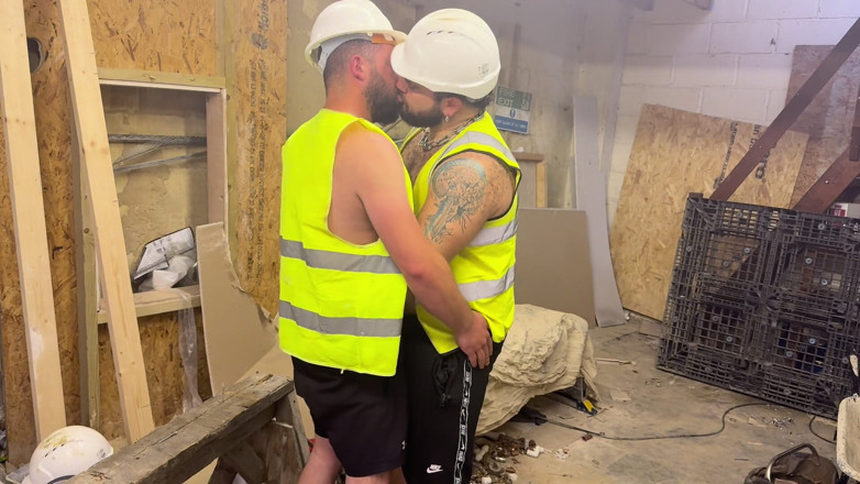 ScruffyStocky: Helmet Builder Hairy Bear Eats Ass Then Breeds Chav Bareback