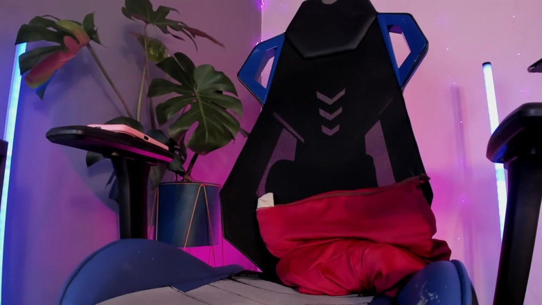 XaraBliz: Xarabliz Big Cock Dominant Humiliates Men