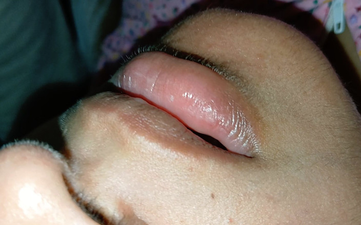 kirti bhabhi: Mi-am prins sora vitregă pe pat fără chiloți