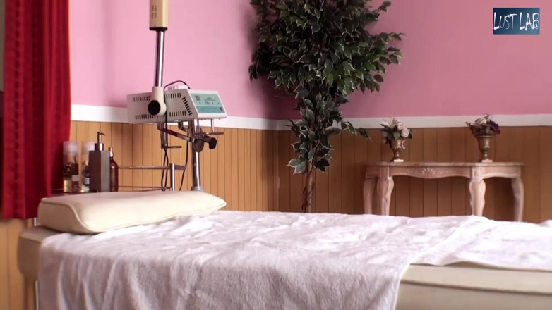 Lust lab: Vizită la spa de după-amiază - o sesiune curioasă care l-a...