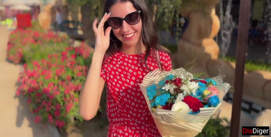 Dis Diger: I Read Poems and Gave Flowers - and Youre a Beauty,...