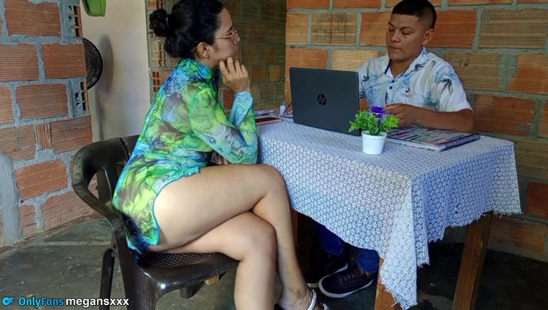 MeGanSxx: Pracovní pohovor končí mrdkou v puse pro děvku