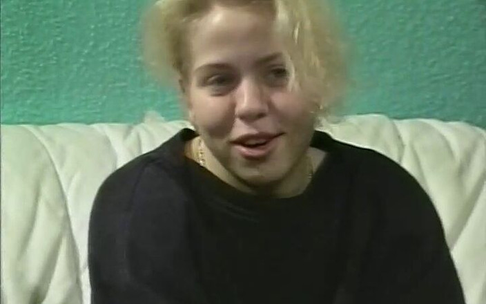 Strassenflirts by Magmafilm: Solo 18 anni e già strappato per il sesso