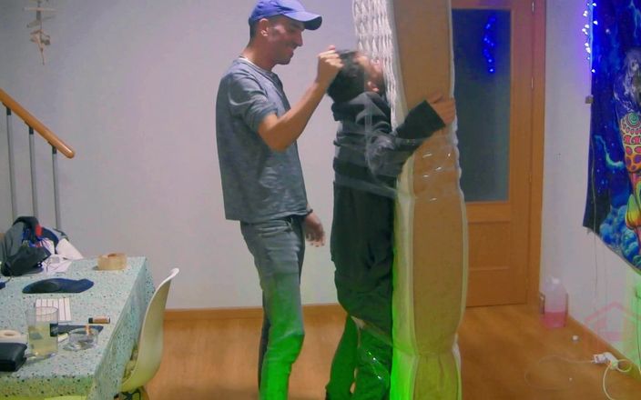 Amadeus studio: Sert sikişmek için yatağa bağlı