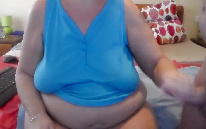 Sex hub couple: John cums in Jen's hand after she gives him a...