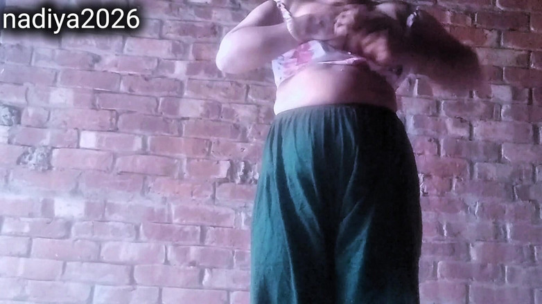 nadiya2026: 찐 느낌과 편안함 방글라데시 바비와 개인 경험 솔로 비디오.