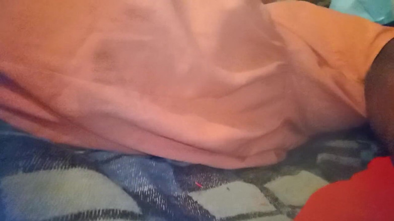 Sexyjayla254: La trans keniota sexyjayla254 ci mostra il suo grosso cazzo...