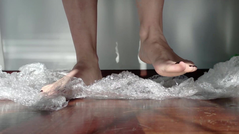 Kinky Lyrical: Barefoot Asmr Standing on Bubble Wrap