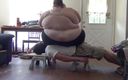 Full Weight Productions: The 600 lb Miss GG snacks while crushing the life out...