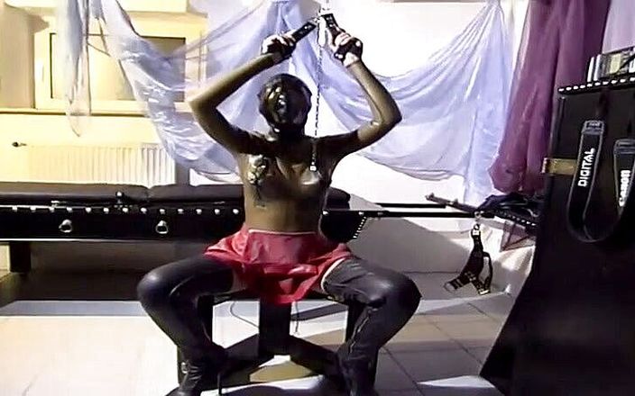 Fetish Desire: Bdsm action with masked chick