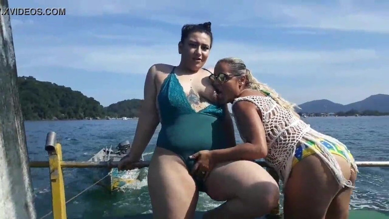 Paty Bumbum: Ekshibicjonizm na łodzi publicznie z Paty Butt i jej ojczymem Agatha...