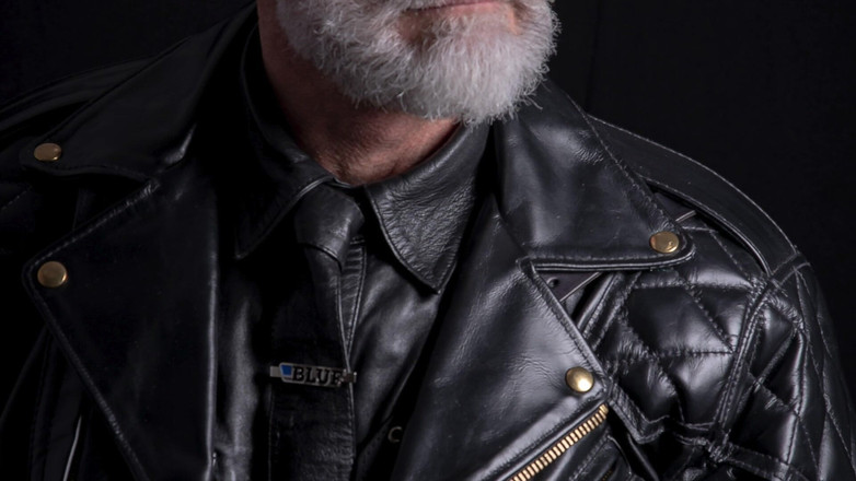 MusclesCigarsFFPig: Mănuși din piele cu ținte și jocbook