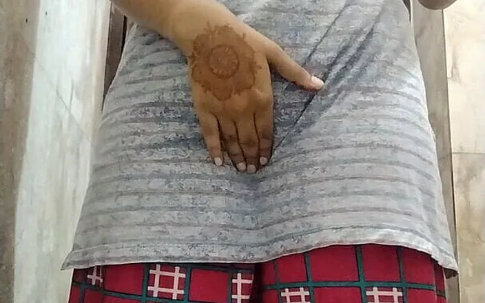 Riyathakur: Indian Desi collage girl open college dress in bathroom