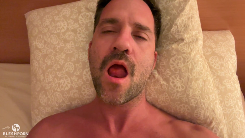 bleshporn: Tim Blesh büyük yarağıyla evde tek başına oynuyor 2