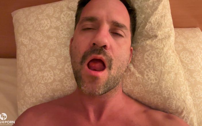 bleshporn: Tim Blesh chơi ở nhà một mình trên giường với con...