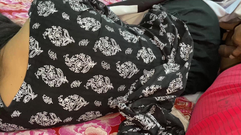 Desifilmy45: Shared the Bed with Punjabi Bhabhi and Fucked Her Big...