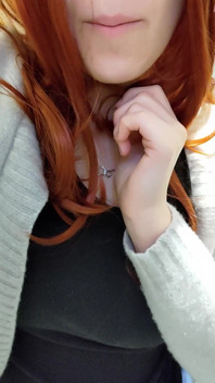 Aku pakai vibrator di kamar mandi!