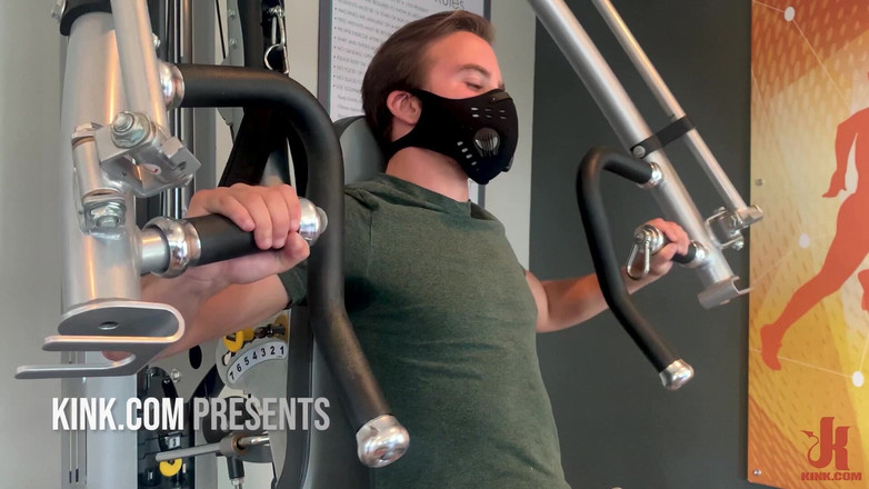 Kinky Bites Gay: Sveltina in palestra: il nuovo arrivato luke hudson fista alex...