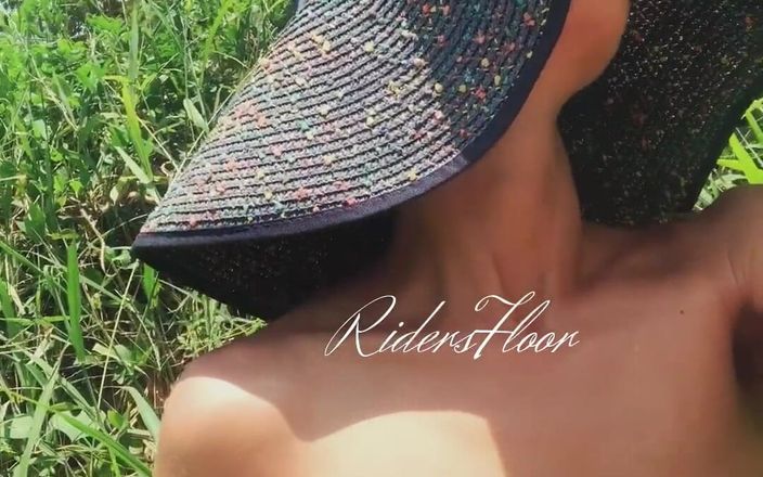 Riders on the Floor: Сонячна неділя.
