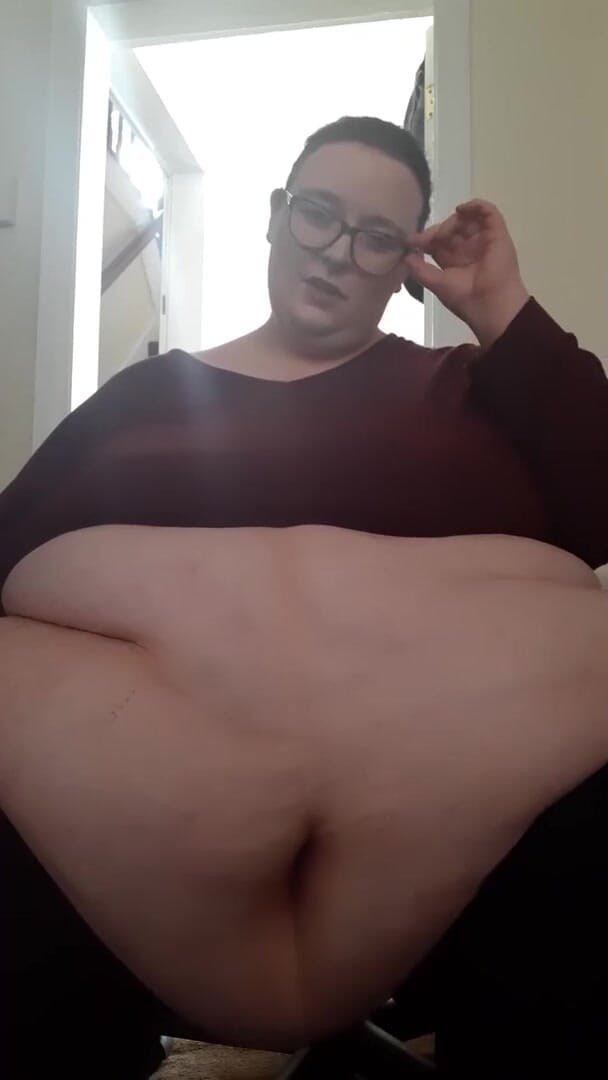 SSBBWLadyBrads: Your obese goddess in the dark