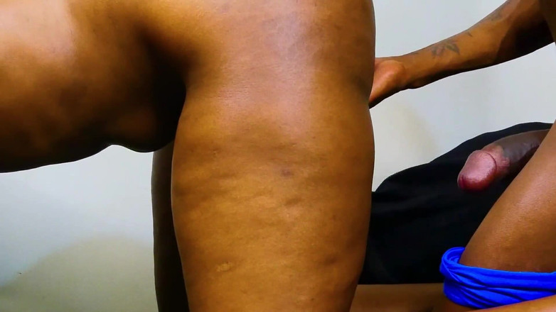 DelamorMotionX: Büyük götlü kız kardeş domaltmalı