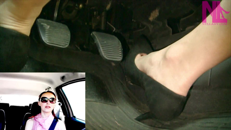 Nyllady: Soft Driving in Suede Black Classic Louboutins