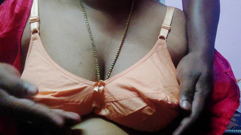 Desi Mohini: Bela tia indiana com garoto grande