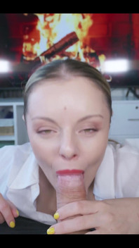 I Love Sucking Cock & Getting Showered With Cum 