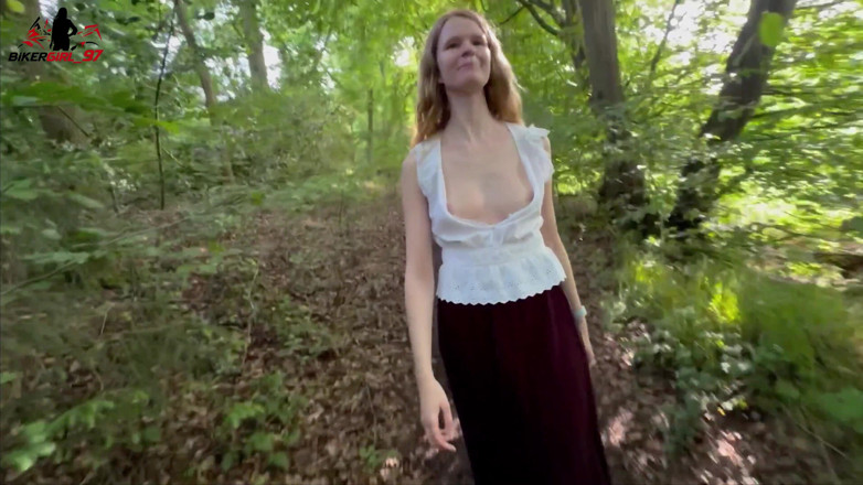 Bikergirl_97: Facial and Risky Sperm Walk in the Forest