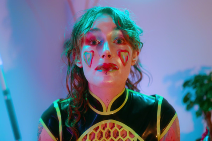 Goddess Transcendence: Joy il pagliaccio intervista dominazione femminile in lattice solletico e...