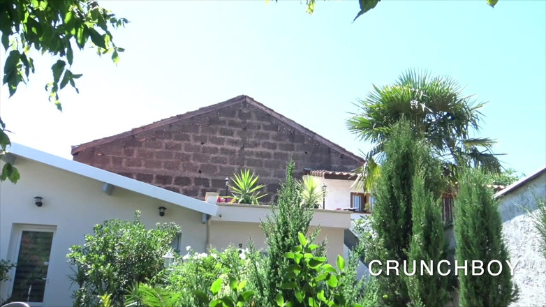 Bareback porn made in France: Muslce Guy scopata in Exteiru da un ragazzo