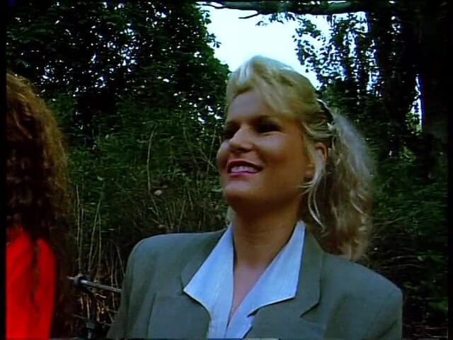 Lucky Cooch: Two sexy chicks at the outdoors interview