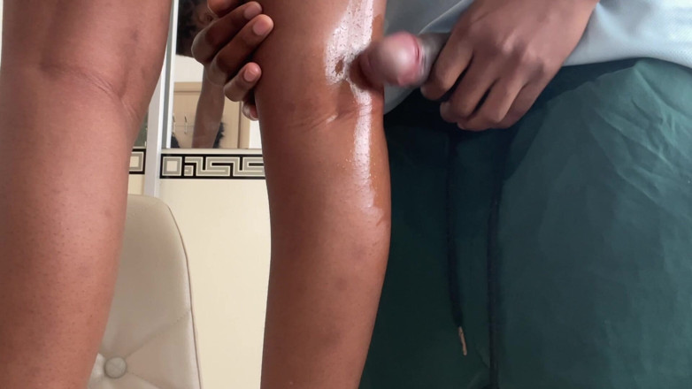 Rudie Kae: Oily Popliteal Tease - Behind the Knee Suck and Dick Rubbing
