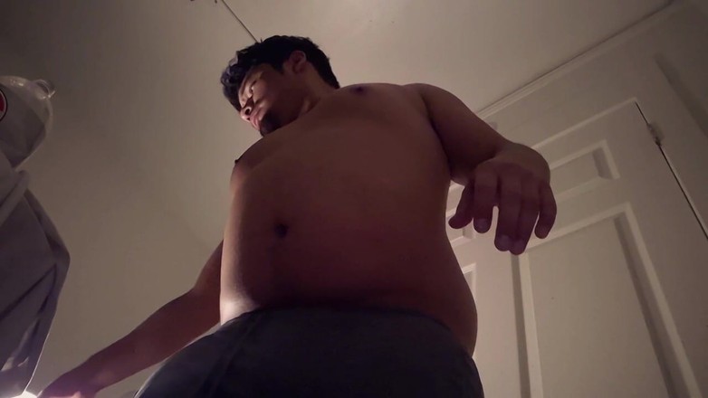 NakyJoss: Burtă a musculoasului dolofană