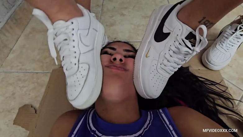 MF Feet: Clean My Beautiful Soles