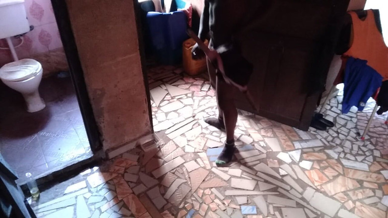 Moviesporn1: 보지를 핑거링하는 거유녀