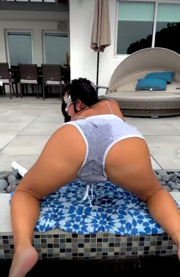 Miss Lexa: Squirtin 'dan Twerkin'