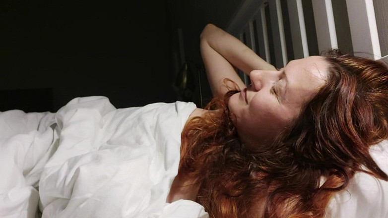 GinnaGg: Morning Toilet, My Hairy Pussy Pee