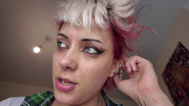 Glitterqueen1999: Giantess ซ่อนหาแฟนเก่าตัวเล็ก!