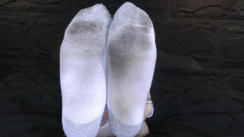 Quinn brooks: Filthy Sock Submission