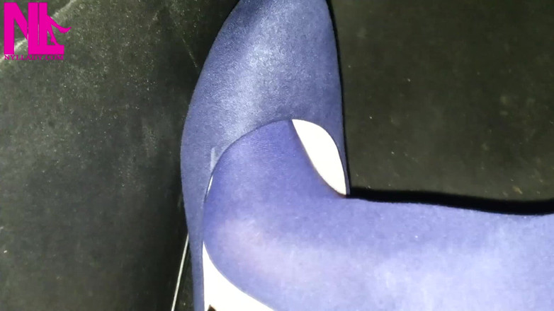 Nyllady: Dangling in Blue Pantyhose and Blue Flats on a Gas...