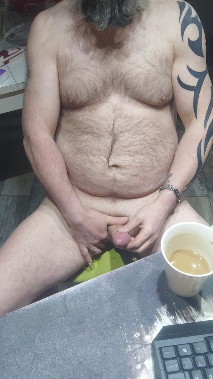 Wanker: Minum coffe pagi-pagi dan ngocok kontolku