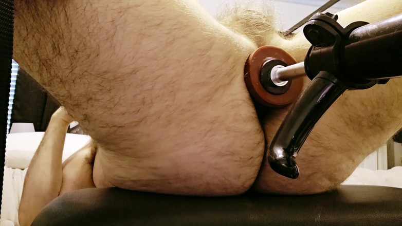 LilAndyWoodDoAnything: クソったれな機械だが、最初は吸い込みで射精する