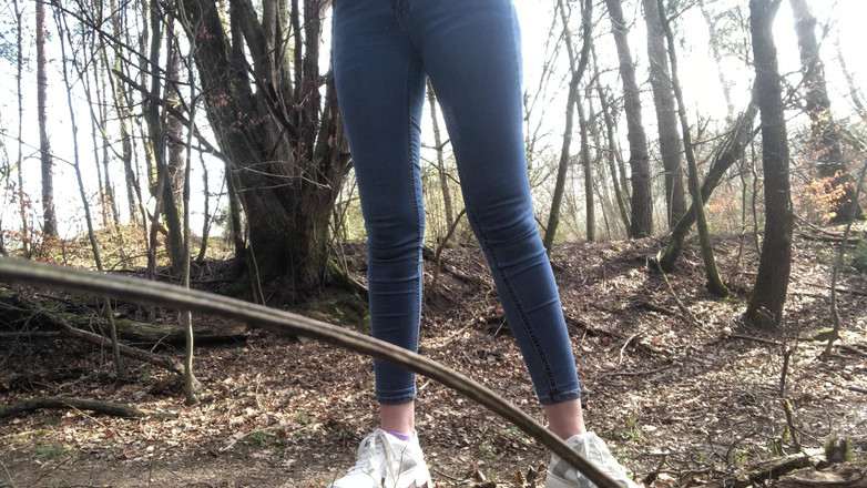 Arteya: Kencing dalam Hutan